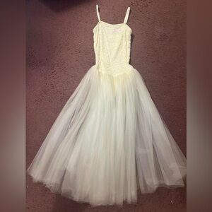 BODY WRAPPERS CREAM TUTU SIZE GIRL’S SMALL